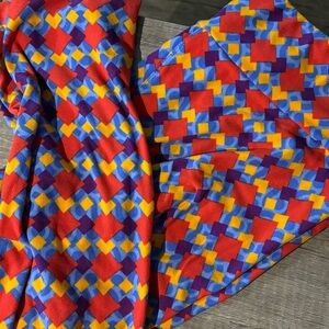 LuLaRoe Geometric Tall & Curvy leggings. NWOT.
